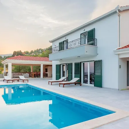 Villa Secluded House - Guaranteed Privacy - Heated Pool Klis