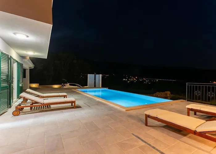 Secluded House - Guaranteed Privacy - Heated Pool *