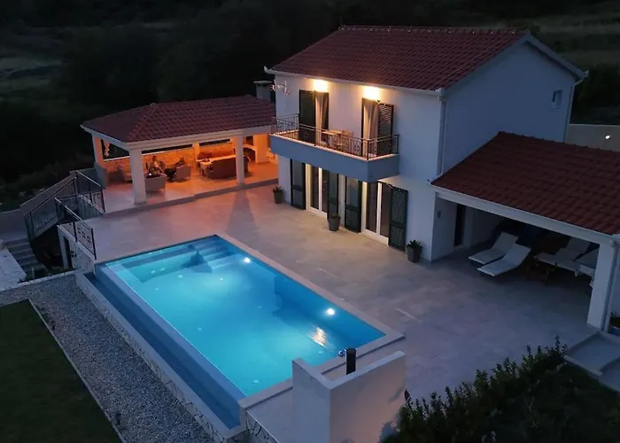 别墅 Secluded House - Guaranteed Privacy - Heated Pool