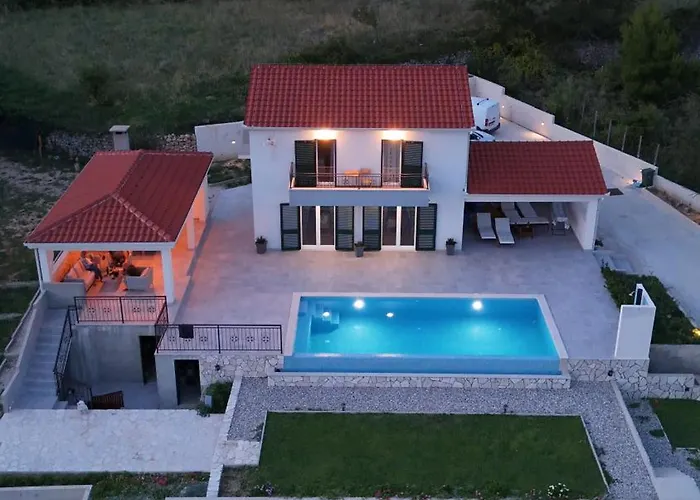 Secluded House - Guaranteed Privacy - Heated Pool 克利斯