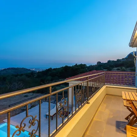 Vila Secluded House - Guaranteed Privacy - Heated Pool *