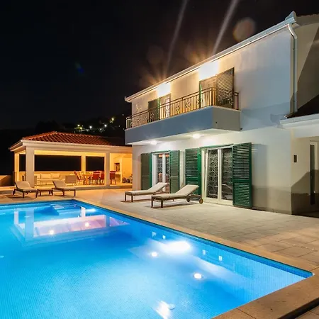 Vila Secluded House - Guaranteed Privacy - Heated Pool *