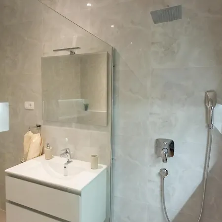 Secluded House - Guaranteed Privacy - Heated Pool