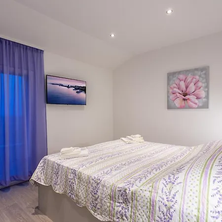 Secluded House - Guaranteed Privacy - Heated Pool * Klis