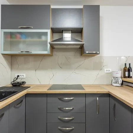 Secluded House - Guaranteed Privacy - Heated Pool Vila Klis