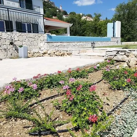 Secluded House - Guaranteed Privacy - Heated Pool Vila *