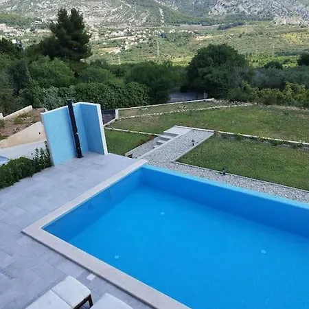 Secluded House - Guaranteed Privacy - Heated Pool *